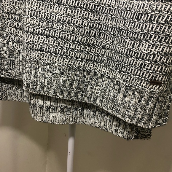 ROOTS CANADA Grey Wool Sleeveless Crewneck Sweater - Picture 4 of 7